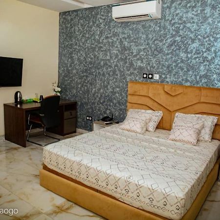 Complexe Hotelier And Ouagadougou Exterior photo