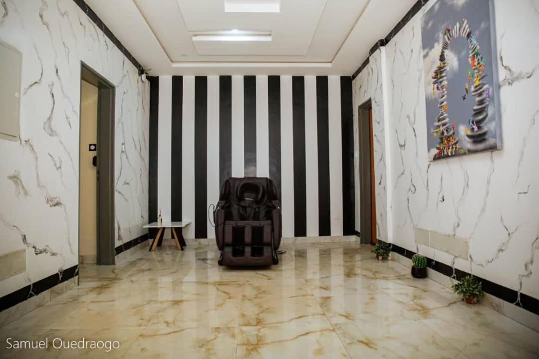 Complexe Hotelier And Ouagadougou Exterior photo